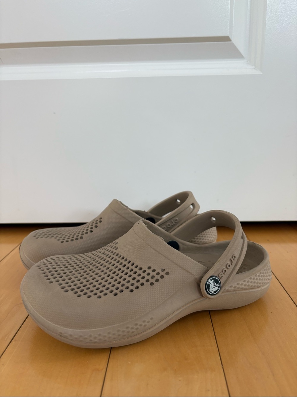 CROCS Women’s Minimalist Neutral Clog in Taupe Literide